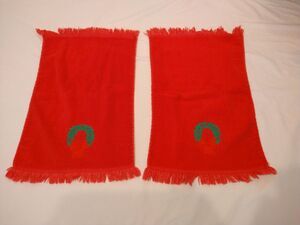 2 Vintage Christmas Fingertip Tea Towels Red Holiday Fringe Green Satin Wreath